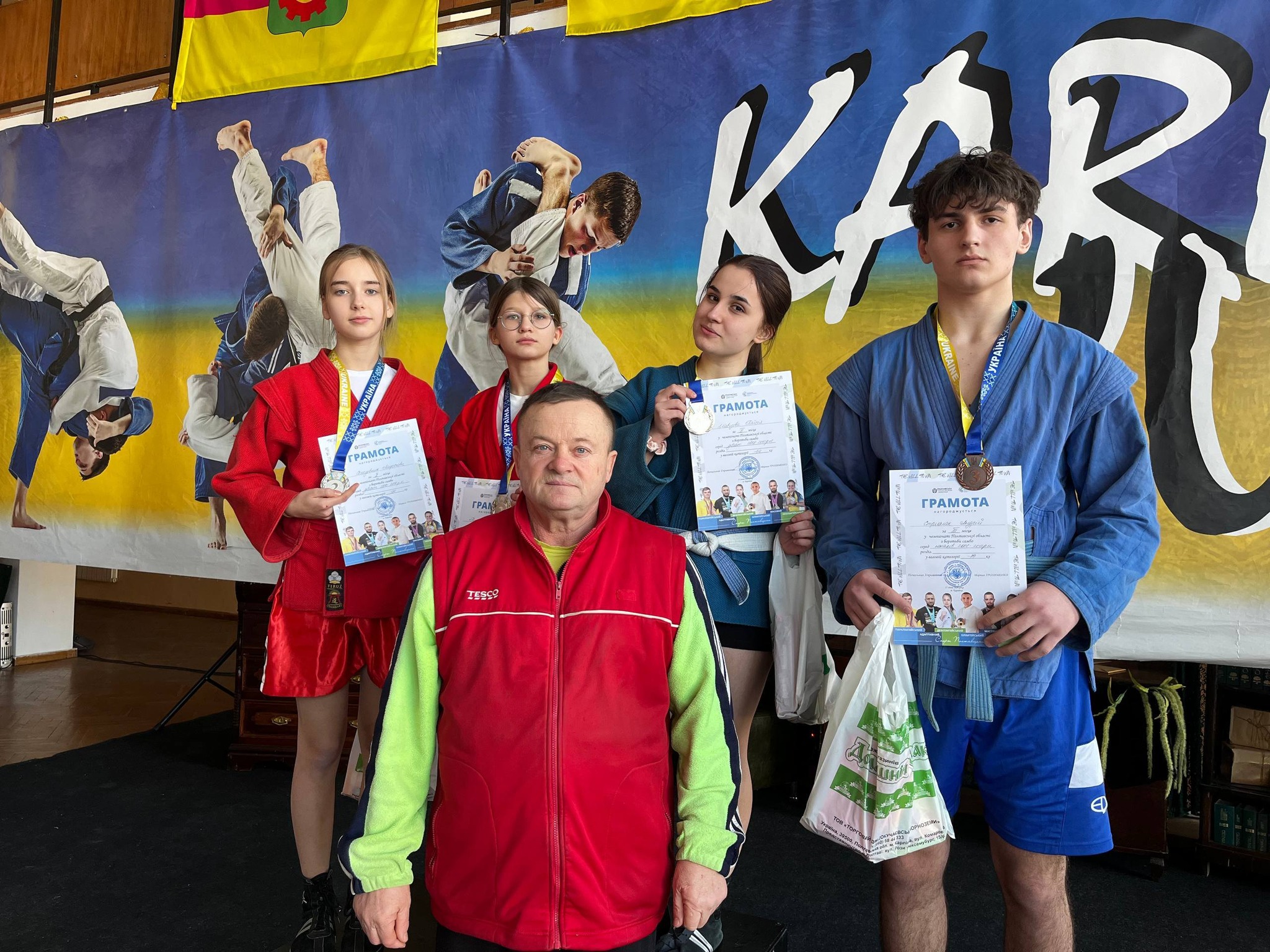 616398809 2564709040592089 7713949711224754443 N